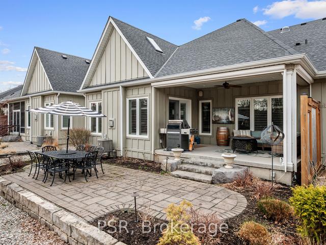 31 Stoneridge Cres, House attached with 4 bedrooms, 3 bathrooms and 6 parking in Niagara on the Lake ON | Image 22