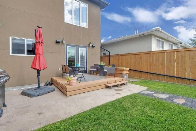 935 43 Street Sw, Home with 3 bedrooms, 3 bathrooms and 2 parking in Calgary AB | Image 40