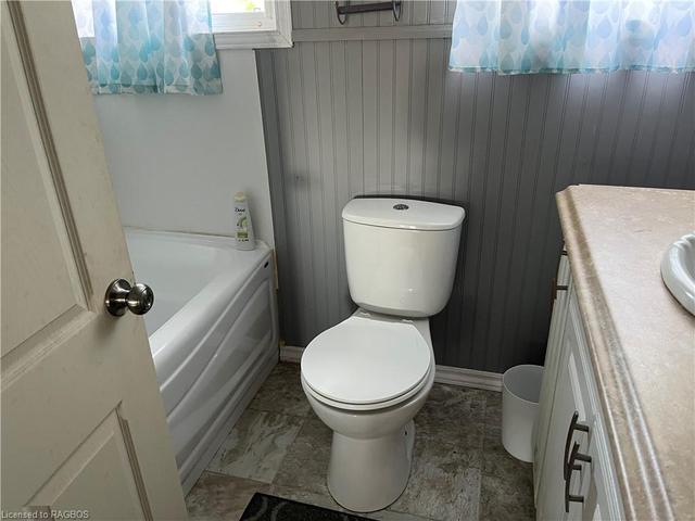 Bathroom - First Floor (4 piece) | Image 9
