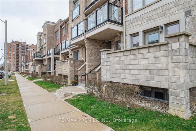 93 - 100 Parrotta Dr, Townhouse with 2 bedrooms, 2 bathrooms and 1 parking in Toronto ON | Image 12