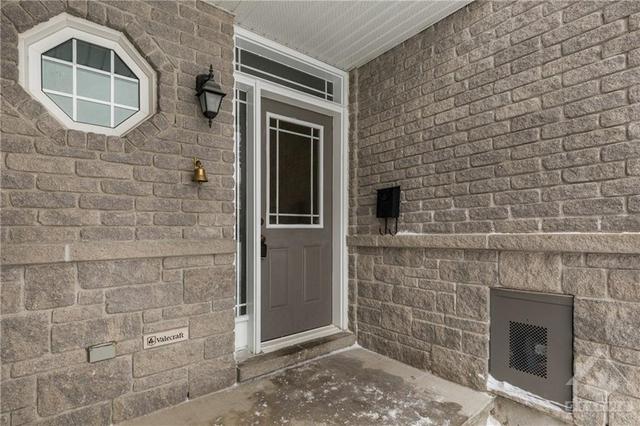 705 Regiment Avenue, Townhouse with 3 bedrooms, 3 bathrooms and 3 parking in Ottawa ON | Image 2