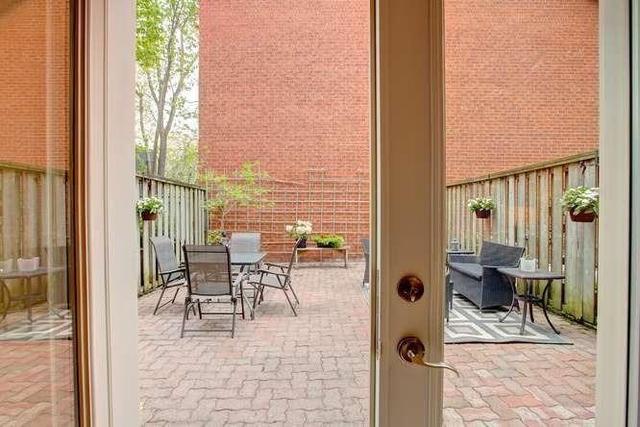 365 Albany Ave, Townhouse with 2 bedrooms, 1 bathrooms and 1 parking in Toronto ON | Image 17