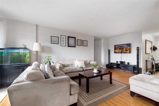 301 - 1881 Jane St, Condo with 2 bedrooms, 1 bathrooms and 1 parking in Toronto ON | Image 2