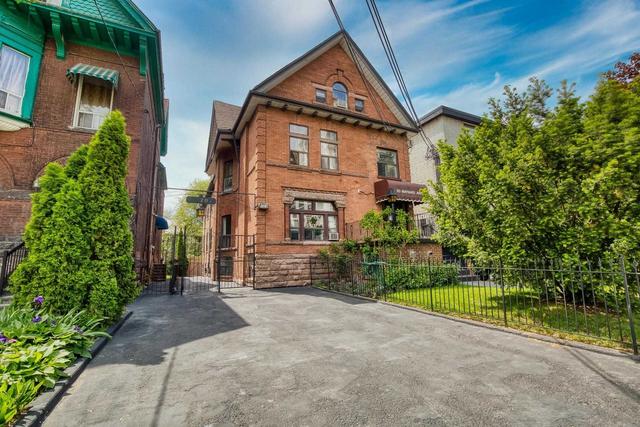20 Maynard Ave, House detached with 9 bedrooms, 18 bathrooms and 2 parking in Toronto ON | Card Image