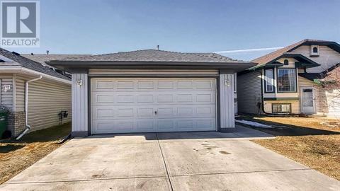 15 Willowbrook Crescent Nw, Airdrie, AB, T4B2J7 | Card Image