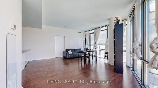 1303 - 832 Bay St, Condo with 2 bedrooms, 2 bathrooms and 1 parking in Toronto ON | Image 36