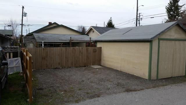614 Wade Avenue, House detached with 3 bedrooms, 2 bathrooms and 2 parking in Penticton BC | Image 3