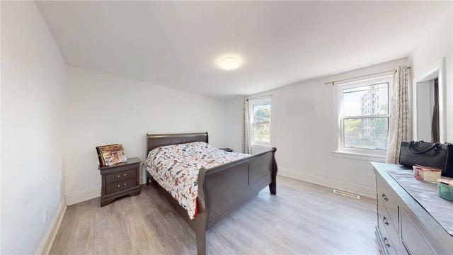 232 Albert St, House detached with 2 bedrooms, 2 bathrooms and 4 parking in Oshawa ON | Image 13
