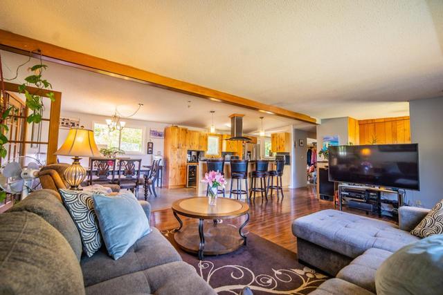 2402 Silver King Road, House detached with 3 bedrooms, 3 bathrooms and null parking in Central Kootenay E BC | Image 7