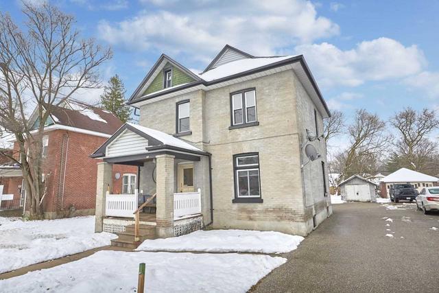 upper - 201 Dunlop St W, House detached with 2 bedrooms, 2 bathrooms and 2 parking in Barrie ON | Image 1