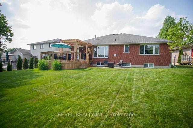 81 Victor Blvd, House detached with 2 bedrooms, 3 bathrooms and 4 parking in Brant ON | Image 30
