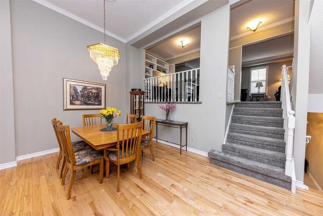 25 Stornwood Crt, Townhouse with 2 bedrooms, 3 bathrooms and 2 parking in Brampton ON | Image 3