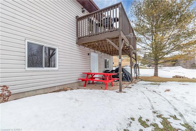 3657 Round Lake Road, House detached with 3 bedrooms, 2 bathrooms and 3 parking in South Frontenac ON | Image 31