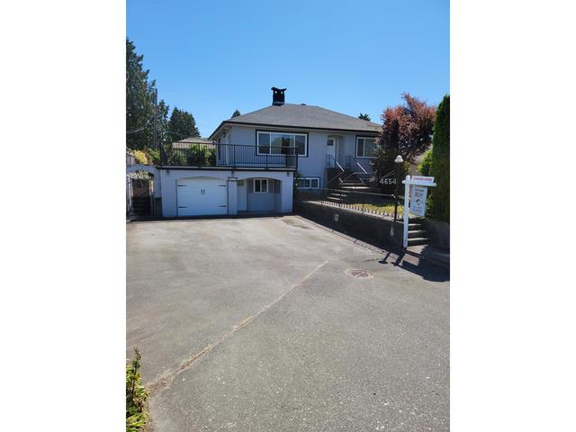 4654 Royal Oak Avenue, House detached with 2 bedrooms, 1 bathrooms and null parking in Burnaby BC | Card Image