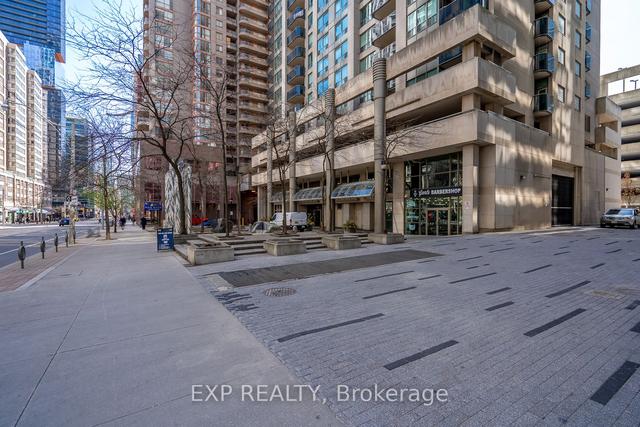 902 - 750 Bay St, Condo with 1 bedrooms, 1 bathrooms and 1 parking in Toronto ON | Image 30