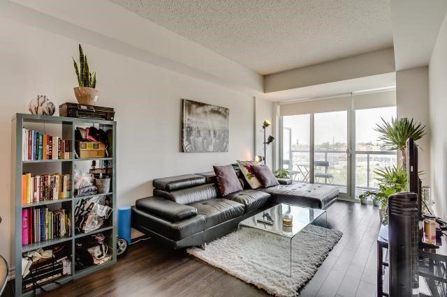 613 - 15 James Finlay Way, Condo with 1 bedrooms, 1 bathrooms and 1 parking in Toronto ON | Image 3