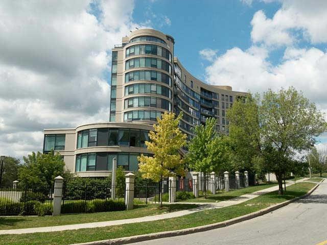 ph206 - 18 Valley Woods Rd, Condo with 2 bedrooms, 2 bathrooms and 1 parking in Toronto ON | Image 2