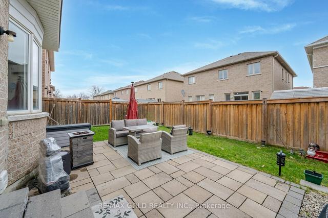 4 Lockport Cres, House detached with 4 bedrooms, 5 bathrooms and 6 parking in Brampton ON | Image 19