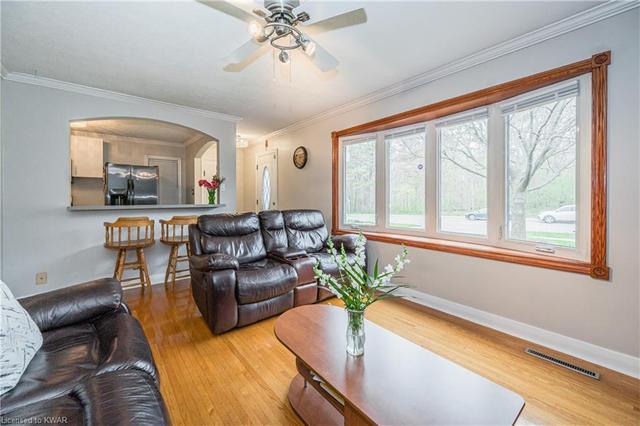 119 Margaret Avenue S, House detached with 4 bedrooms, 2 bathrooms and 7 parking in Waterloo ON | Image 5