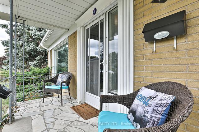 93 Portsdown Rd, House detached with 3 bedrooms, 4 bathrooms and 2 parking in Toronto ON | Image 12