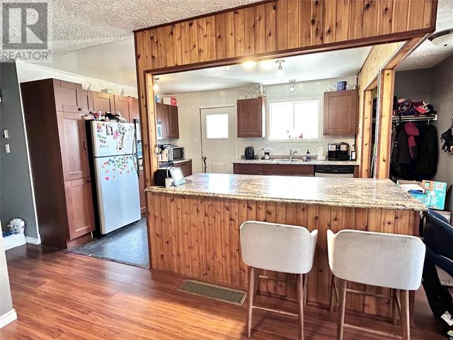 139 Fellers Avenue, House detached with 5 bedrooms, 1 bathrooms and 1 parking in Tumbler Ridge BC | Image 4