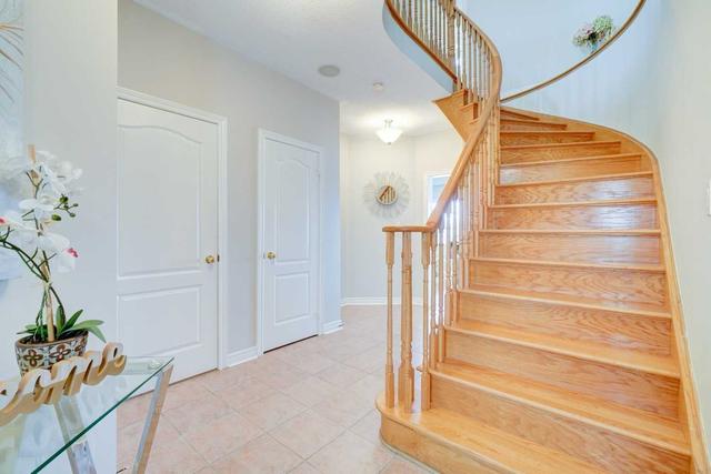 22 Collingwood Ave, House detached with 4 bedrooms, 3 bathrooms and 6 parking in Brampton ON | Image 20
