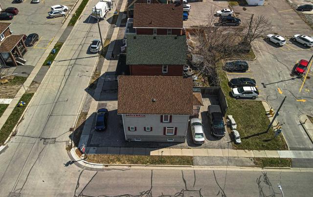 25 Colborne St W, House detached with 5 bedrooms, 2 bathrooms and 5 parking in Oshawa ON | Image 21