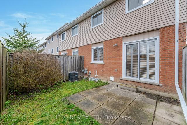 37 - 386 Highland Rd W, Townhouse with 3 bedrooms, 2 bathrooms and 2 parking in Hamilton ON | Image 26