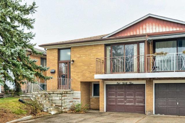145 Willowridge Rd, House semidetached with 3 bedrooms, 2 bathrooms and 4 parking in Toronto ON | Image 2