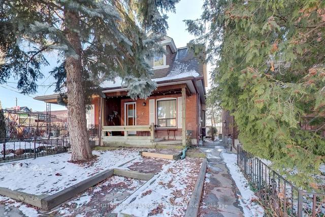5 Garnet Ave, House detached with 3 bedrooms, 3 bathrooms and 2 parking in Toronto ON | Image 1