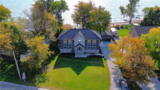 18574 Erie Shore Drive, House detached with 3 bedrooms, 2 bathrooms and 4 parking in Chatham Kent ON | Image 1