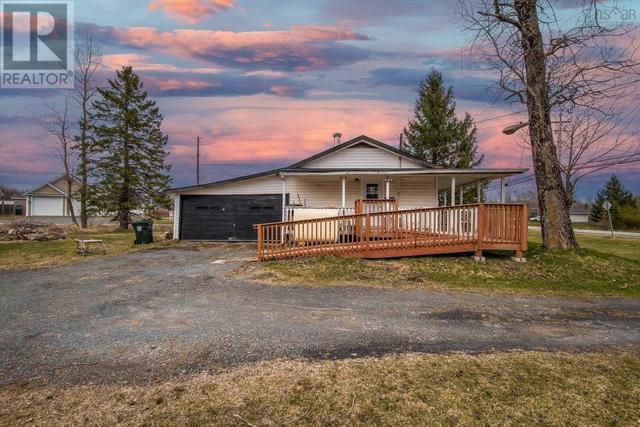1204 Highway 2, House detached with 2 bedrooms, 1 bathrooms and null parking in East Hants NS | Image 4