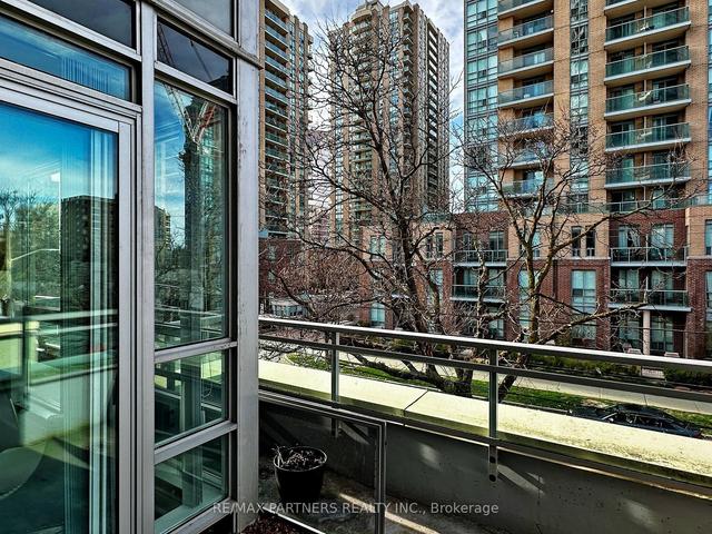 210 - 21 Olive Ave, Townhouse with 2 bedrooms, 3 bathrooms and 1 parking in Toronto ON | Image 29