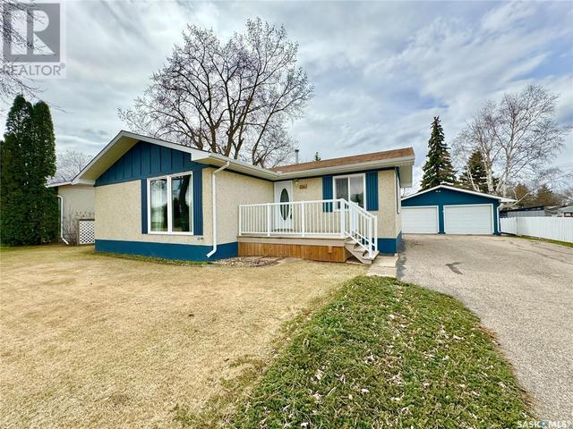 1023 Knox Place, House detached with 3 bedrooms, 2 bathrooms and null parking in Prince Albert SK | Image 1