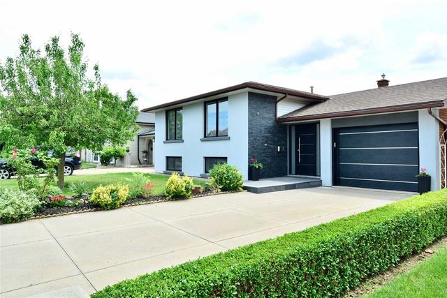 18 Ashwood Crt, House detached with 3 bedrooms, 2 bathrooms and 5 parking in Hamilton ON | Image 12