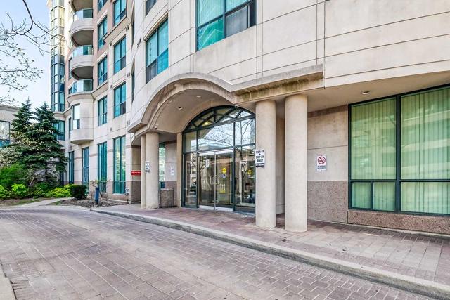1712 - 7 Lorraine Dr, Condo with 3 bedrooms, 2 bathrooms and 1 parking in Toronto ON | Image 1
