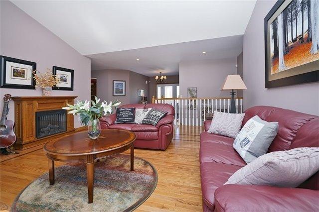 80 Grouse Crt, House detached with 3 bedrooms, 4 bathrooms and 10 parking in Whitby ON | Image 4