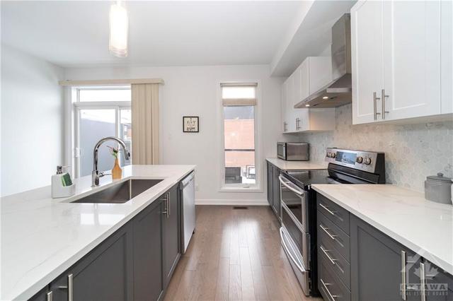 552 Halo Private, Townhouse with 3 bedrooms, 3 bathrooms and 2 parking in Ottawa ON | Image 12