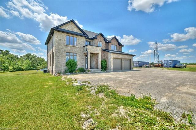 9812 Green Road, House detached with 4 bedrooms, 2 bathrooms and 15 parking in West Lincoln ON | Image 12