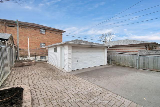 31 Dombey Rd, House semidetached with 3 bedrooms, 3 bathrooms and 8 parking in Toronto ON | Image 18