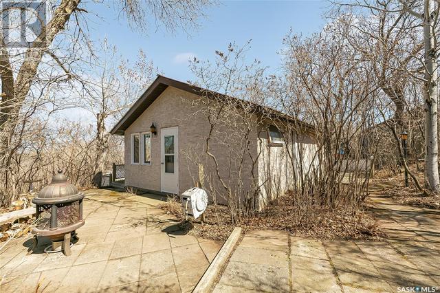 585 Nicoll Avenue, House detached with 2 bedrooms, 1 bathrooms and null parking in Regina Beach SK | Image 1