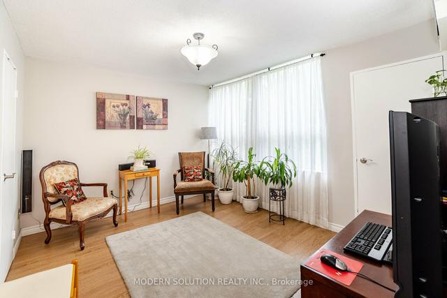 106 - 20 Edgecliffe Gfwy, Condo with 3 bedrooms, 2 bathrooms and 1 parking in Toronto ON | Image 9