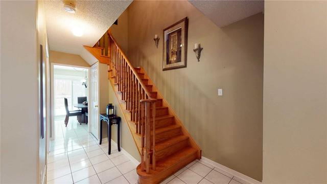 54 Tumbleweed Crt, House attached with 3 bedrooms, 3 bathrooms and 5 parking in Vaughan ON | Image 25