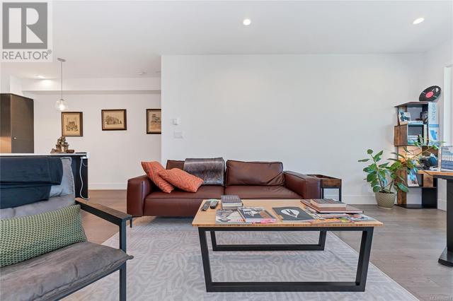 205 - 10680 Mcdonald Park Rd, Condo with 2 bedrooms, 2 bathrooms and 2 parking in North Saanich BC | Image 11