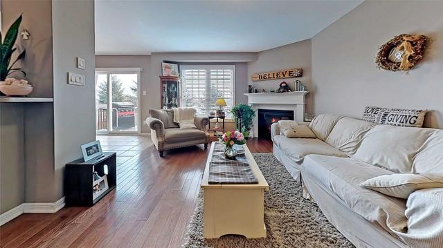 1890 Liatris Dr, House attached with 3 bedrooms, 3 bathrooms and 2 parking in Pickering ON | Image 5