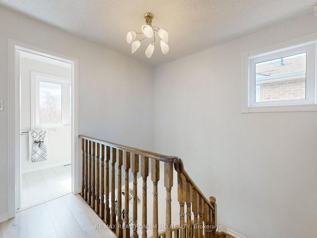 15 Berwick Cres, House detached with 3 bedrooms, 4 bathrooms and 6 parking in Richmond Hill ON | Image 11
