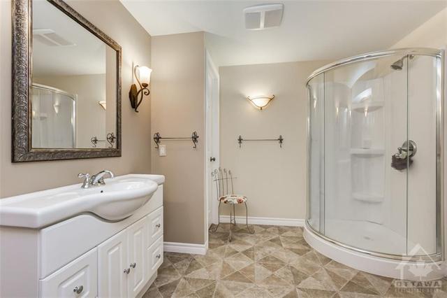 49 Pondhollow Way, House detached with 5 bedrooms, 4 bathrooms and 6 parking in Ottawa ON | Image 28