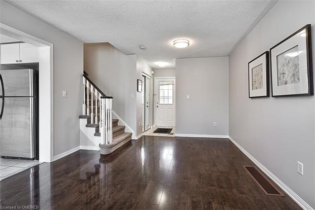 2185 Baronwood Drive, House attached with 3 bedrooms, 1 bathrooms and 2 parking in Oakville ON | Image 6