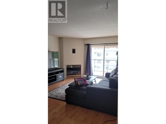 304 - 3115 De Montreuil Court, Condo with 2 bedrooms, 2 bathrooms and 1 parking in Kelowna BC | Image 3