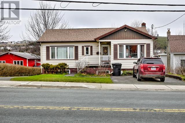 192 Park Avenue, House detached with 4 bedrooms, 2 bathrooms and null parking in Mount Pearl NL | Image 1